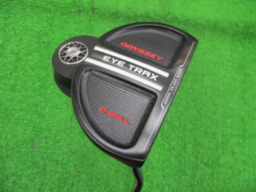 2-BALL＆太めのアライメントでパッティングをサポート！