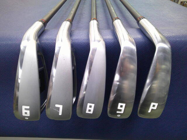 GLOBERIDE アイアンセット ONOFF AKA (2024)  5本