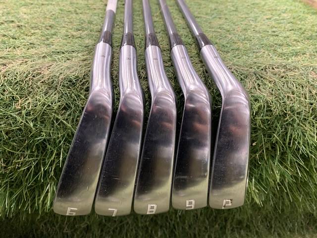 中古 ONOFF FORGED KURO (2022) 5本アイアンセット ゴルフ用品