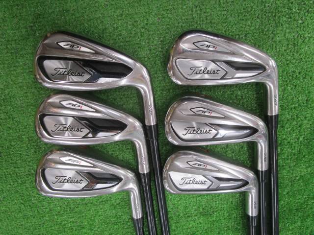 中古ゴルフ Titleist アイアンセットの写真
