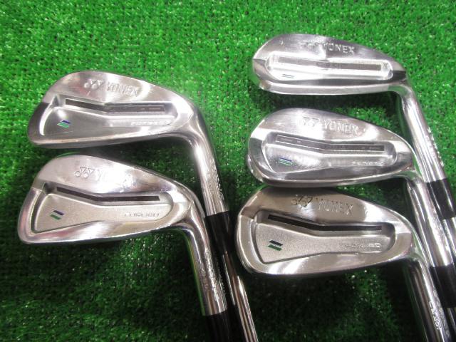 中古ゴルフ YONEX アイアンセットの写真