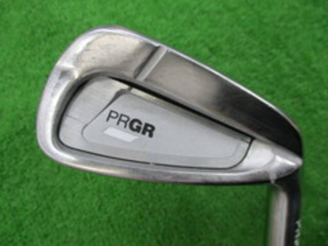 中古ゴルフ PRGR アイアンセットの写真