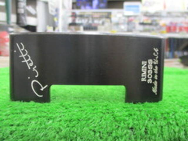 中古ゴルフ Piretti パターの写真