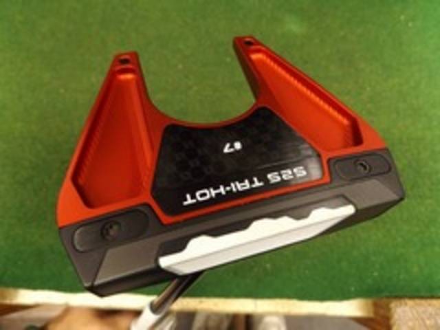 中古ゴルフ ODYSSEY パターの写真