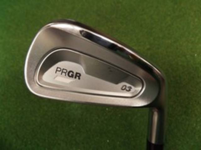 中古ゴルフ PRGR アイアンセットの写真