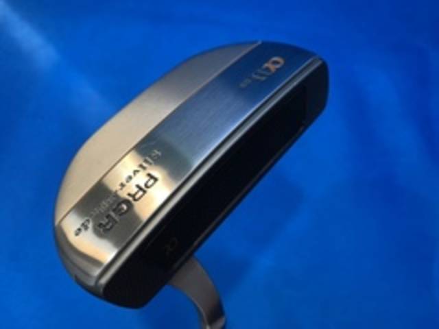 中古ゴルフ PRGR パターの写真