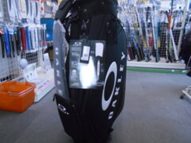中古ゴルフ OAKLEY キャディバッグの写真